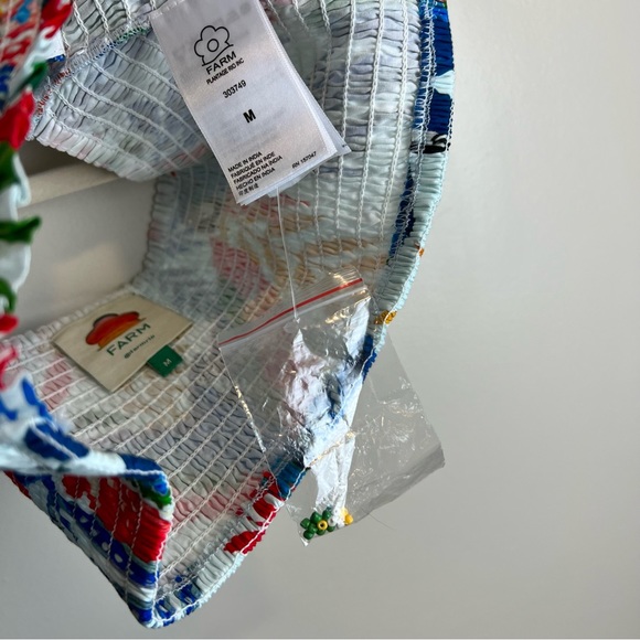 NEW Farm Rio Macaw Wind Smocked Crop
Top Beaded in Medium - Picture 7 of 10